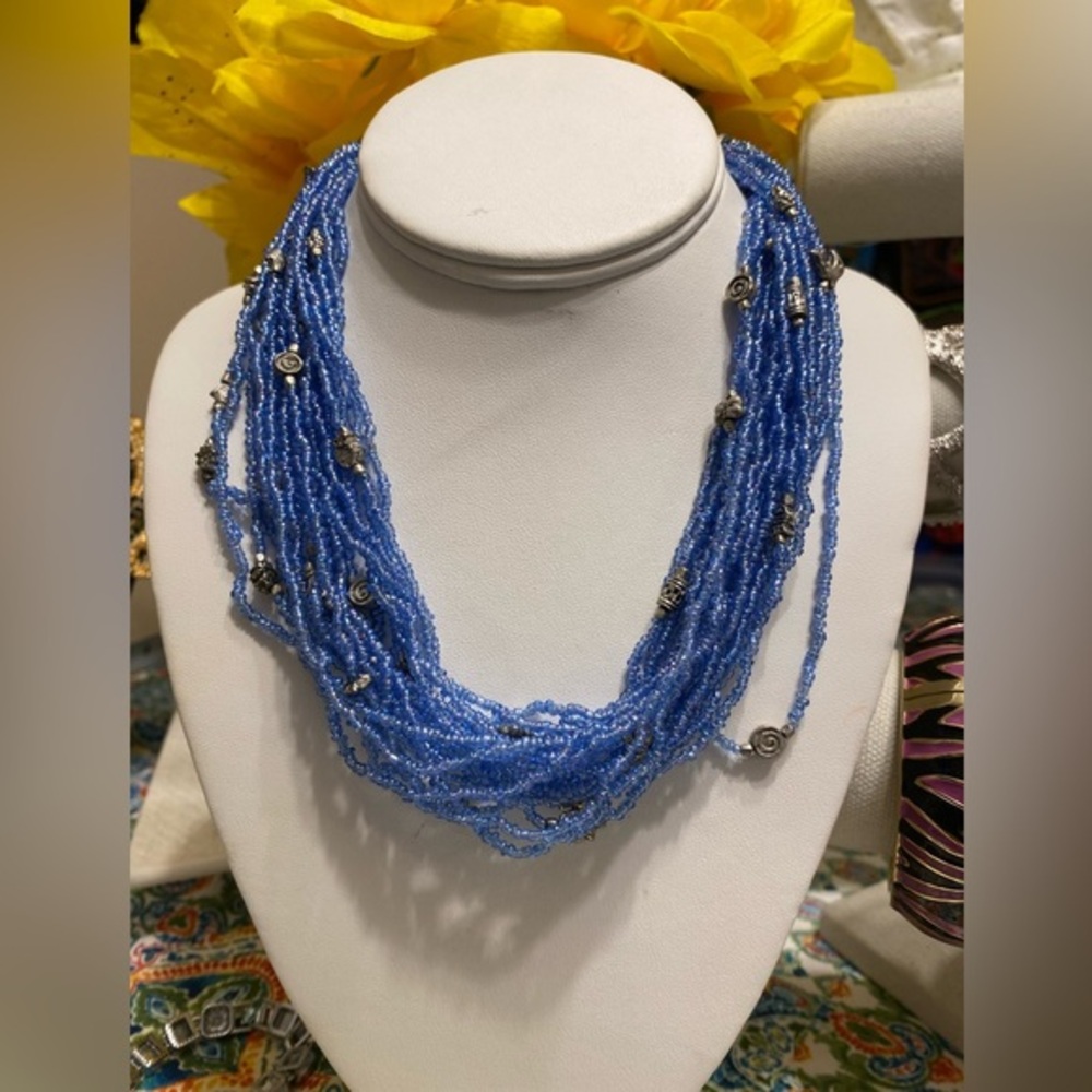 BLUE STAMEANT FAMILY NECKLACE